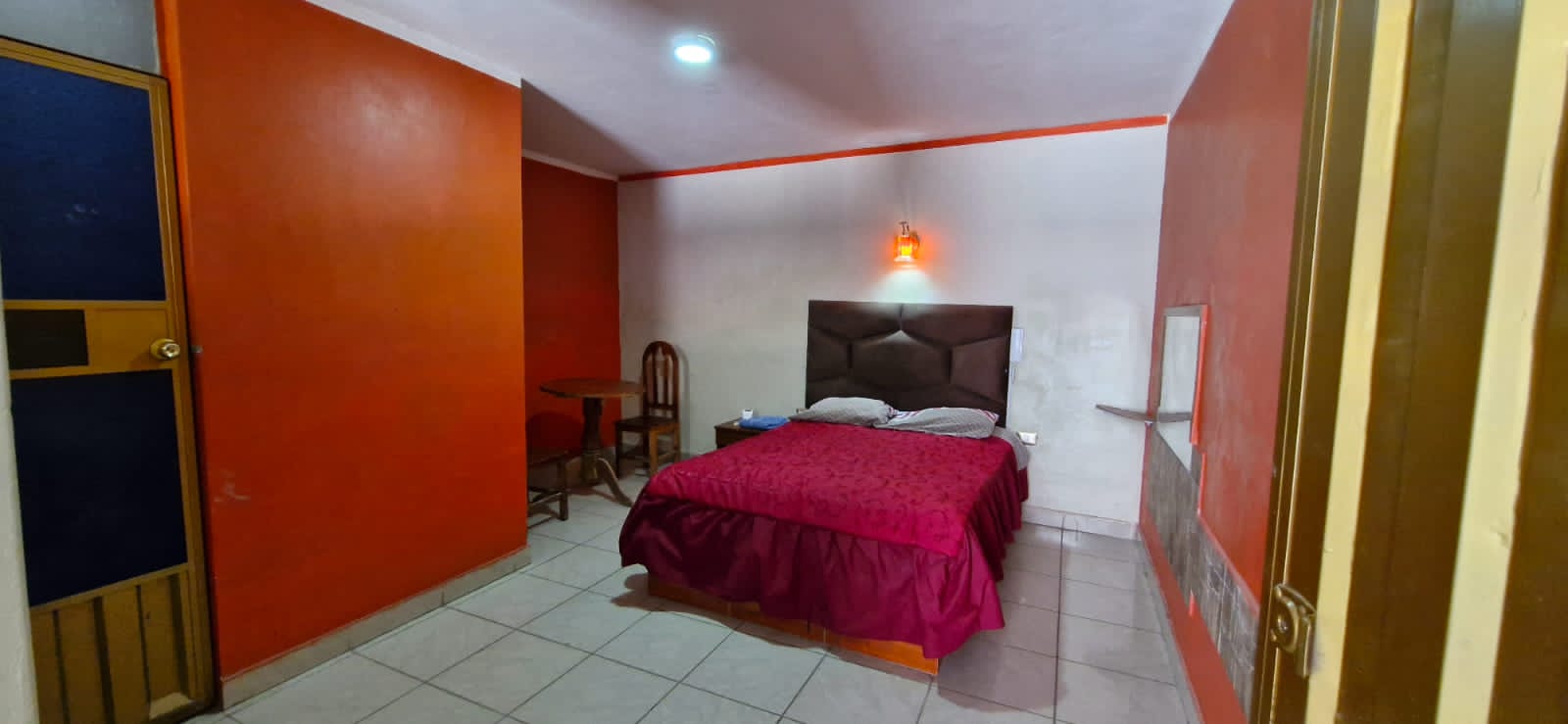 Habitación matrimonial simple en Hostal Rubí 2